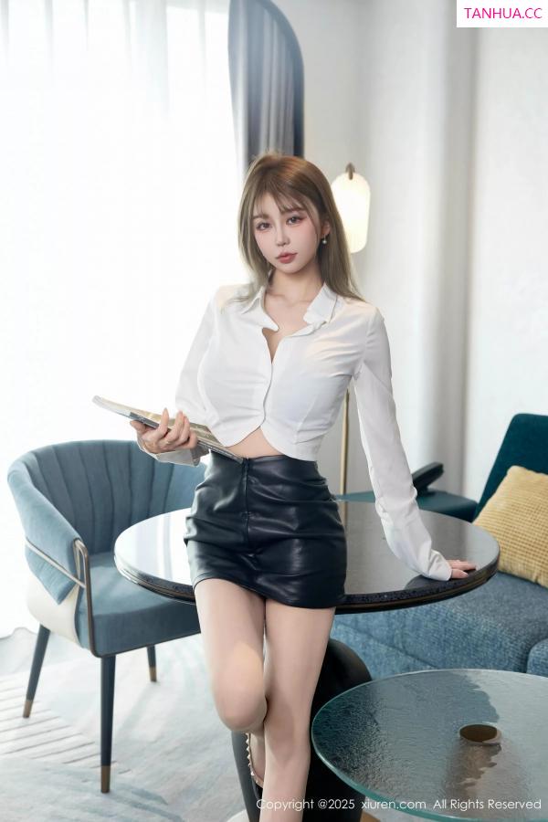   [XiuRen]高清写真图 2025.06.20 No.10439 Zoe柚柚 紫色内衣第7张图片